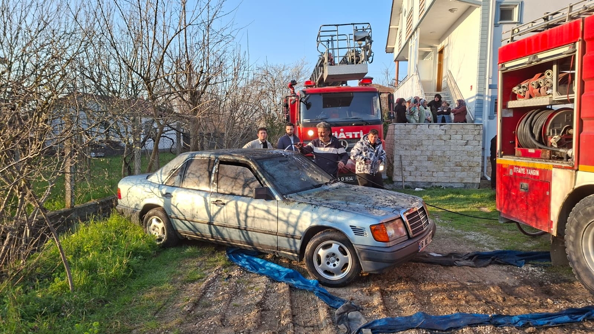 Akyazı'da yangın; Patlama sesi paniğe neden oldu