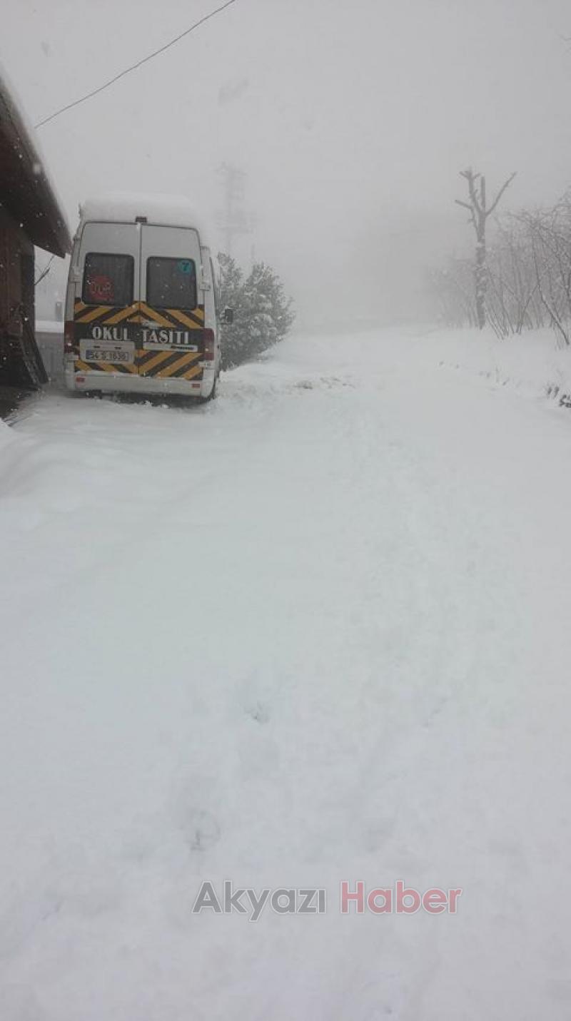 AKYAZI'DA YÜKSEK KESİMLER KARLA KAPLANDI