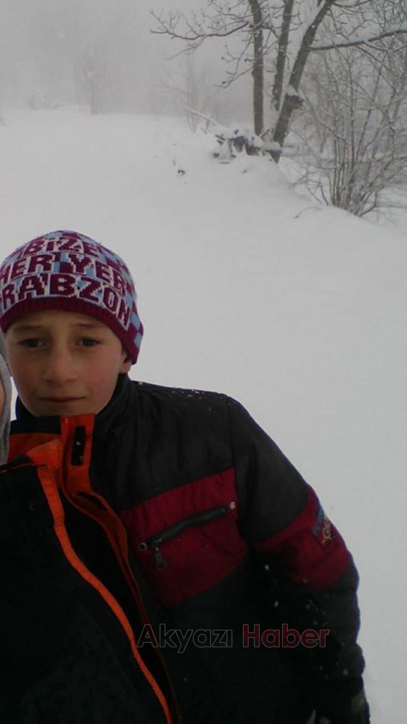 AKYAZI'DA YÜKSEK KESİMLER KARLA KAPLANDI