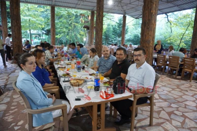 Akyazı'dan ayrılan hakim ve savcılara veda yemeği
