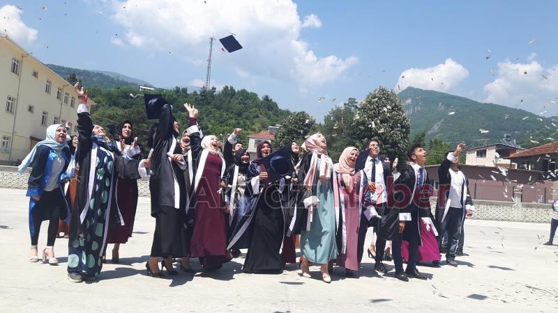 Akyazı Dokurcun Çok Programlı Anadolu Lisesinden Büyük Başarı