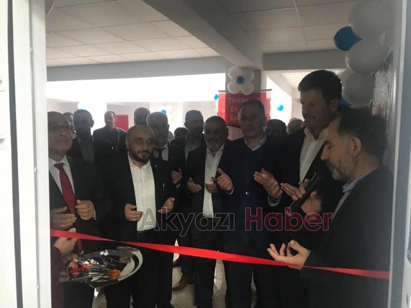 Akyazı Eğitim Bir Sen Yeni binasında hizmete başladı
