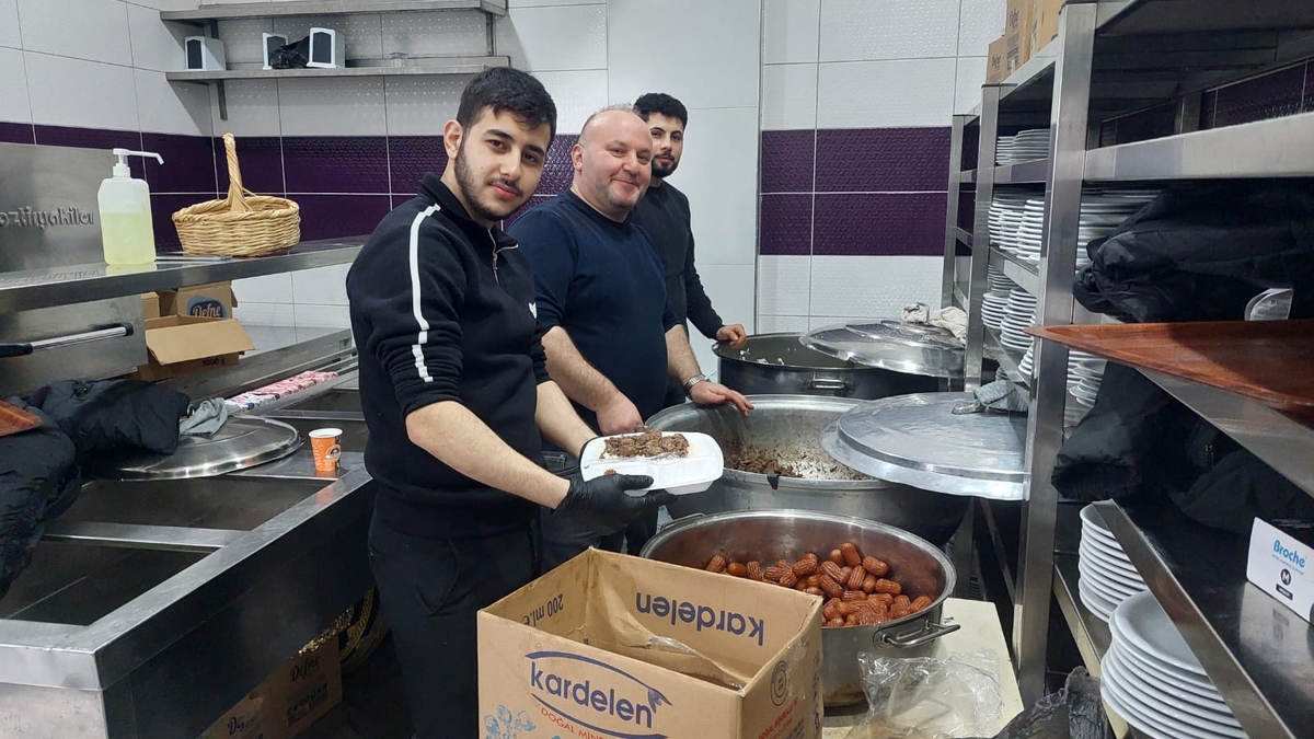 Akyazı Esnaf ve Sanatkârlar Odası'nda Emin Üstün yeniden başkan