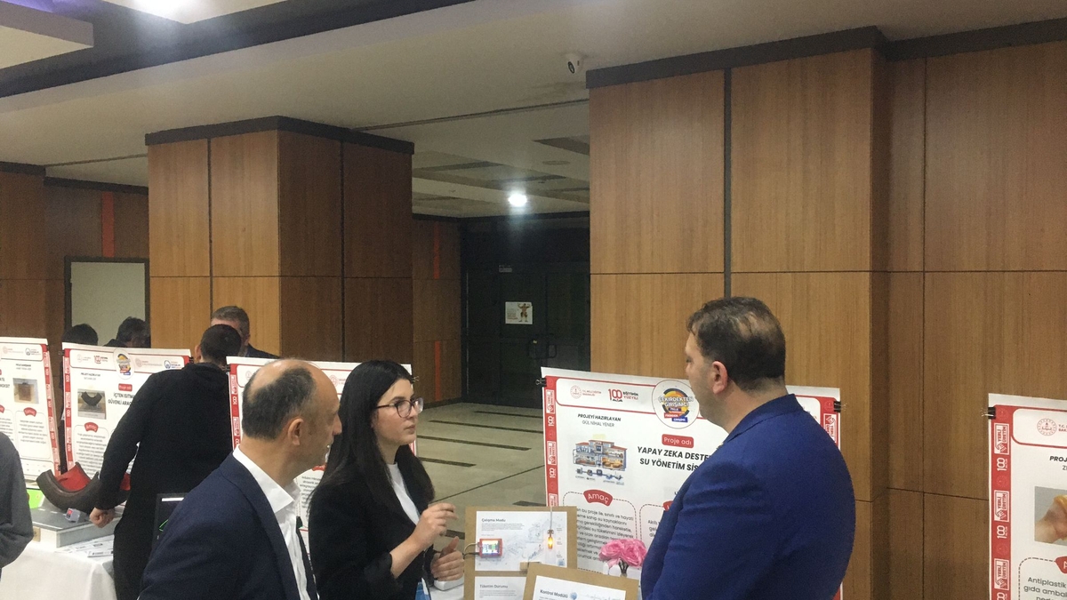 Akyazı Eyyup Genç Fen Lisesi öğrencileri'nden büyük başarı