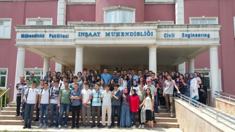 AKYAZI EYYüP GENÇ FEN LiSESi SON SINIF öĞRENCiLERi üNiVERSiTE SINAVINA HAZIR