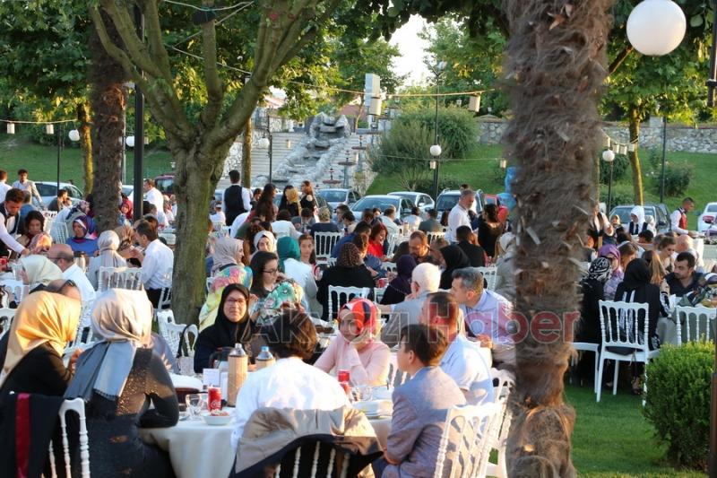 AKYAZI EYYUP GENÇ FEN LİSESİ ÜNİVERSİTE SINAVI TÜRKİYE GENELİ BAŞARISI