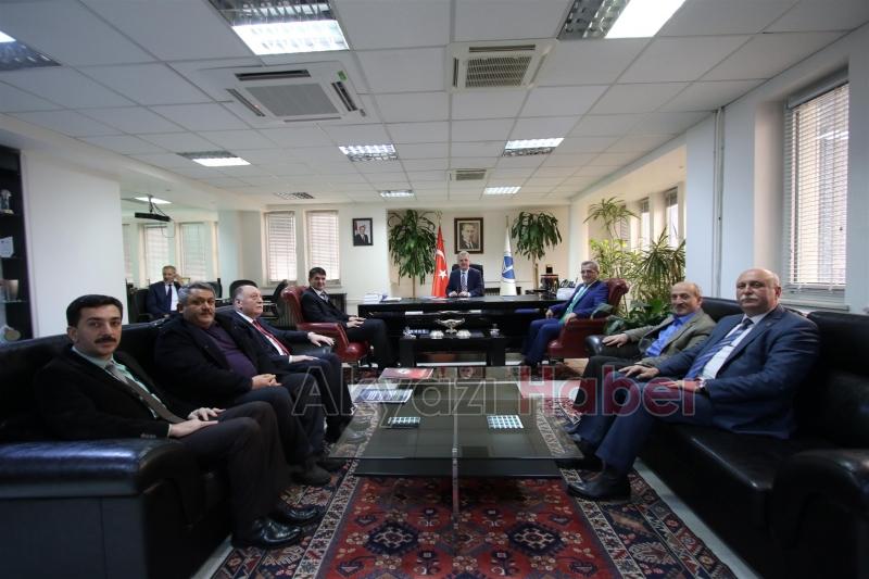 Akyazı Fakültenin Gelmesini Bekliyor