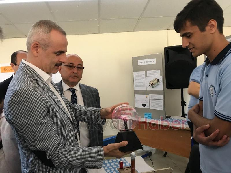 AKYAZI FEN LİSESİNDEN MUHTEŞEM BİLİM ŞENLİĞİ 