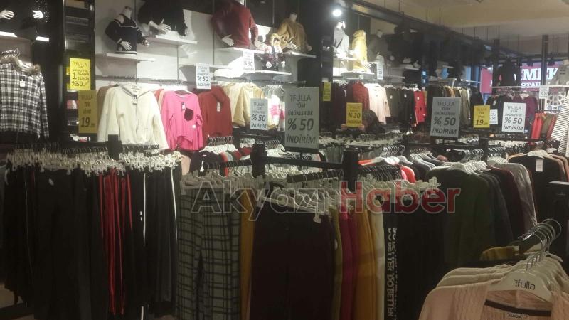 Akyazı Fulla'da Tüm Ürünlerde Yüzde 50 İndirim