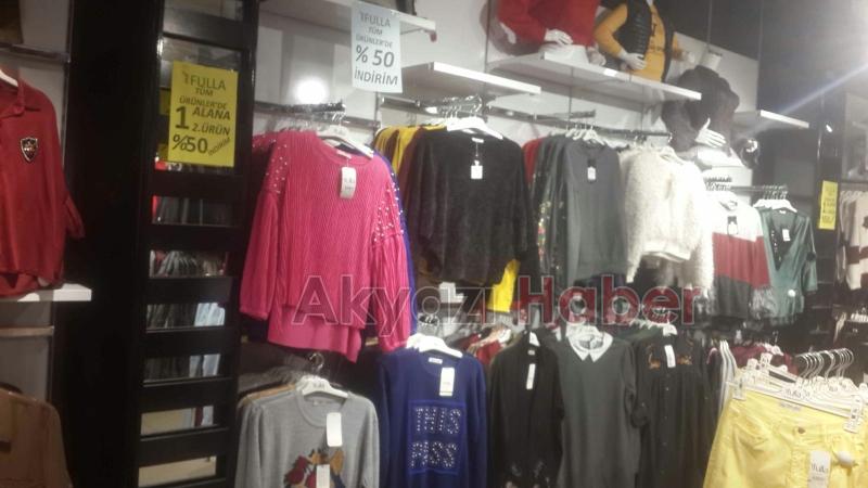 Akyazı Fulla'da Tüm Ürünlerde Yüzde 50 İndirim