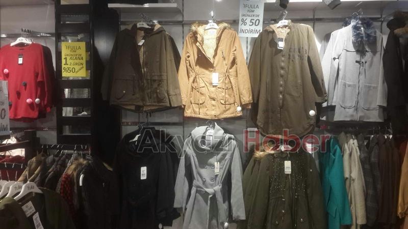 Akyazı Fulla'da Tüm Ürünlerde Yüzde 50 İndirim