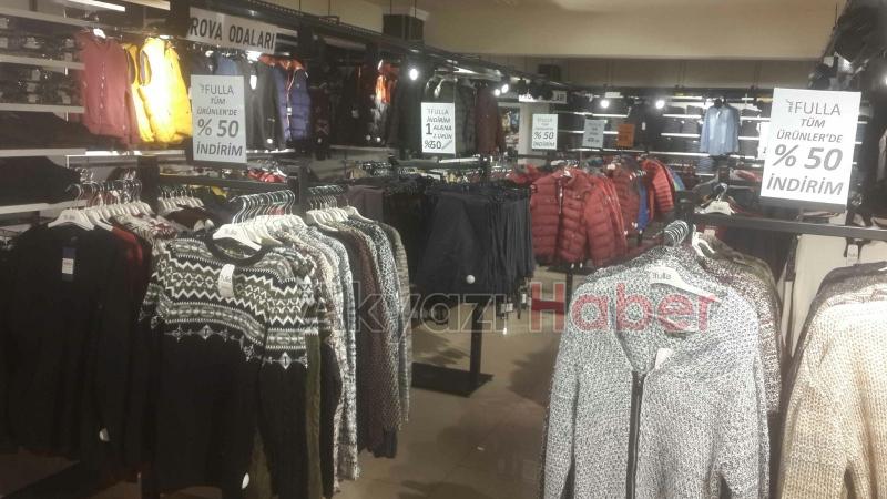 Akyazı Fulla'da Tüm Ürünlerde Yüzde 50 İndirim