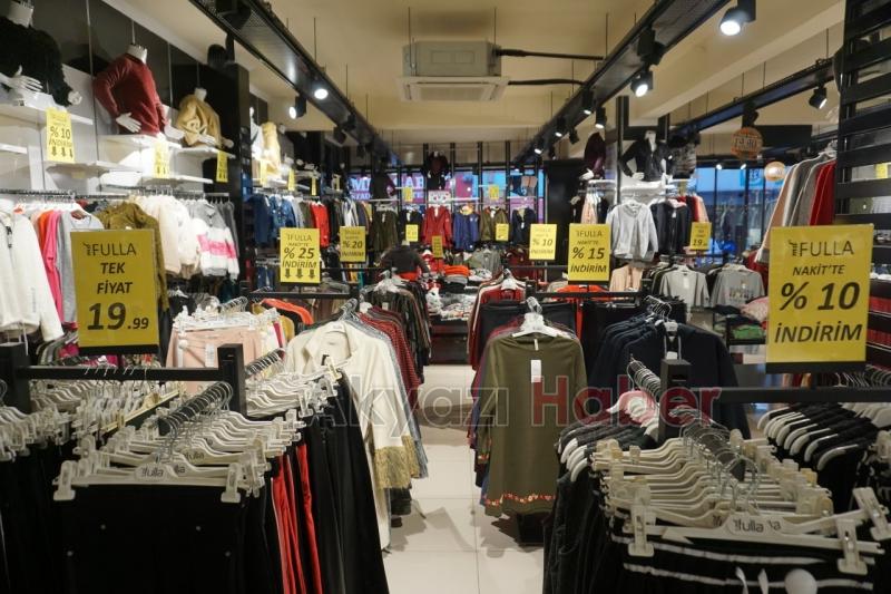Akyazı Fulla'da Tüm Ürünlerde Yüzde 50 İndirim