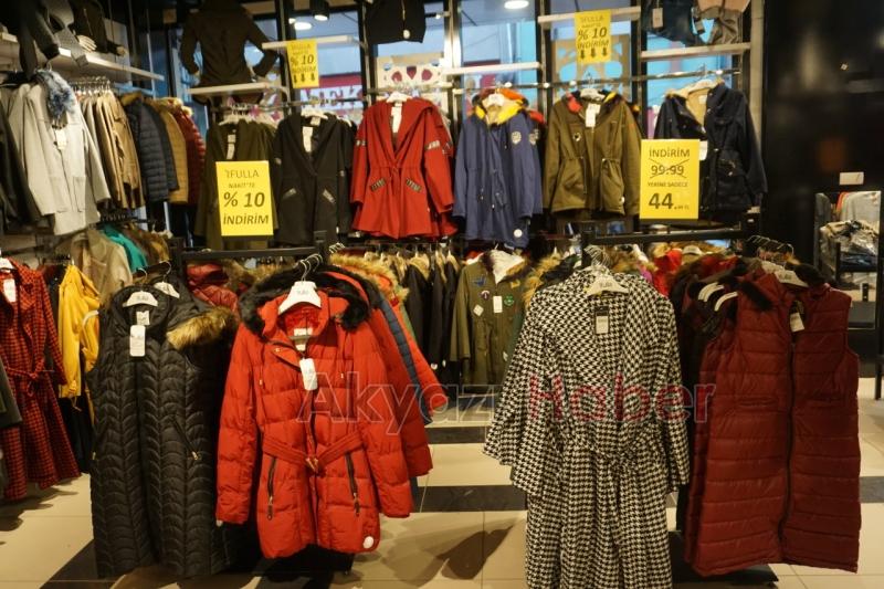 Akyazı Fulla'da Tüm Ürünlerde Yüzde 50 İndirim