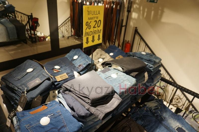 Akyazı Fulla'da Tüm Ürünlerde Yüzde 50 İndirim