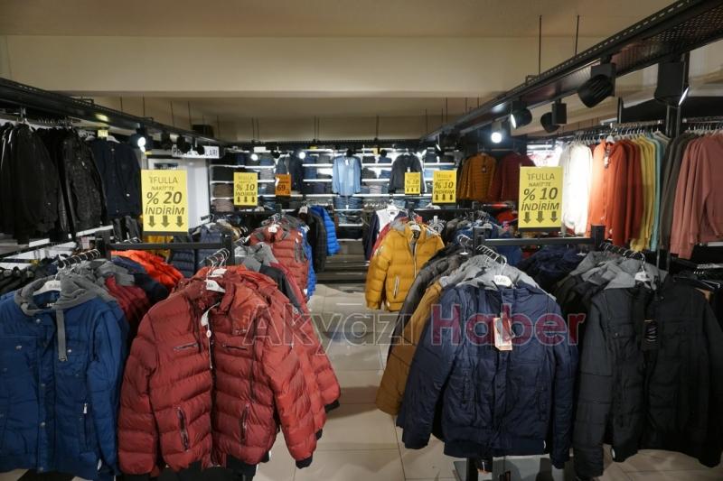 Akyazı Fulla'da Tüm Ürünlerde Yüzde 50 İndirim