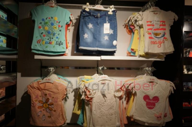 Akyazı Fullada Tüm Ürünlerde Yüzde 50 İndirim