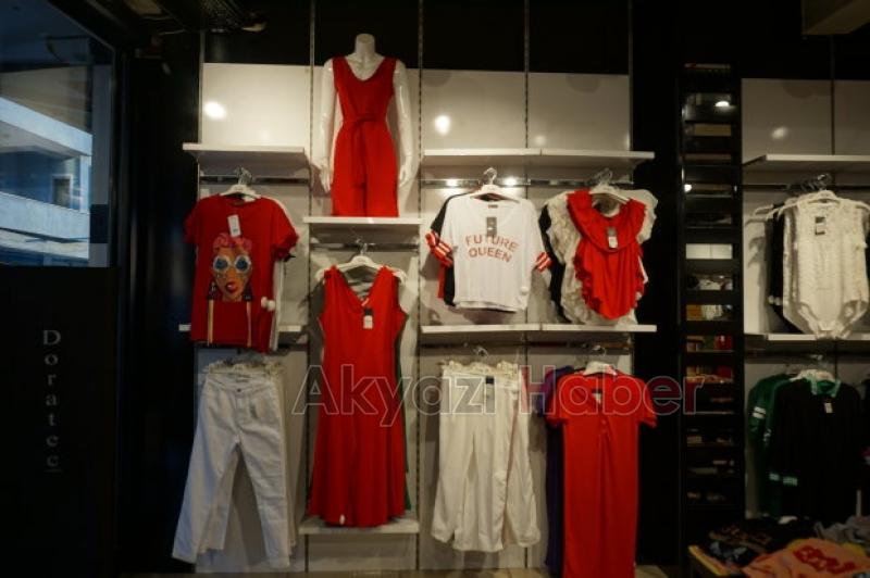 Akyazı Fullada Tüm Ürünlerde Yüzde 50 İndirim