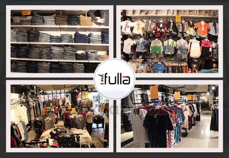 Akyazı Fullada Tüm Ürünlerde Yüzde 50 İndirim