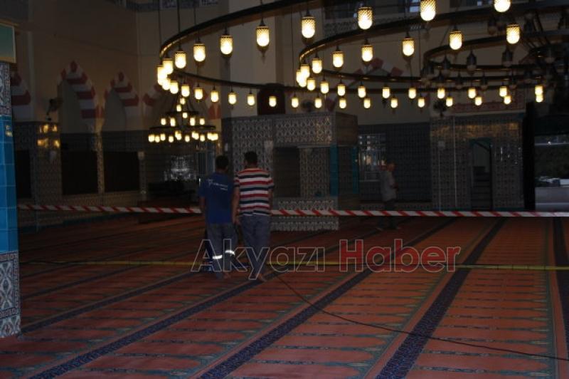 Akyazı Gazi Süleymanpaşa Camii İç Dış Temizlendi