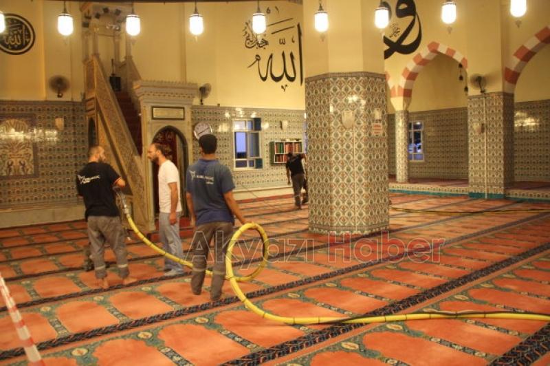 Akyazı Gazi Süleymanpaşa Camii İç Dış Temizlendi