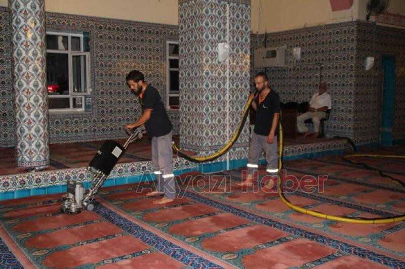 Akyazı Gazi Süleymanpaşa Camii İç Dış Temizlendi