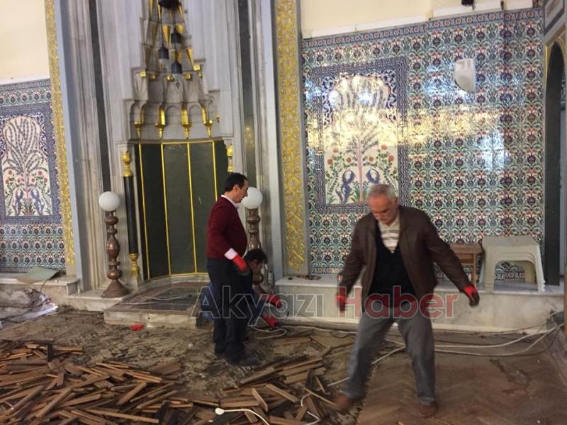 Akyazı Gazi Süleymapaşa Camii’nde Tadilat Çalışması