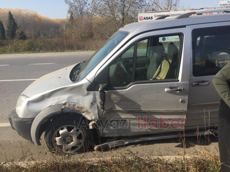 Akyazı Gişeleri Kavşağında Kaza