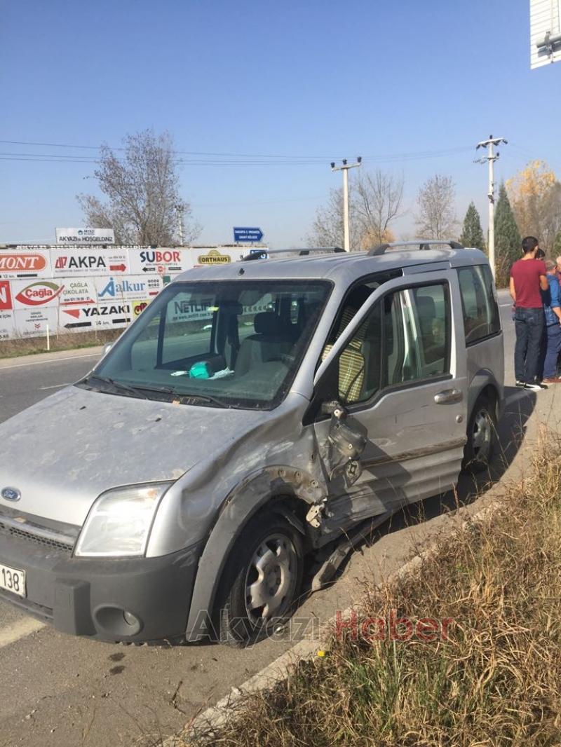 Akyazı Gişeleri Kavşağında Kaza