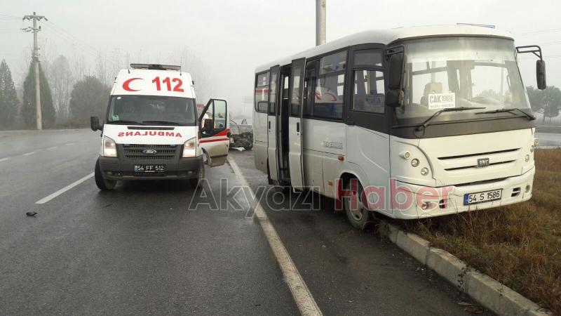Akyazı Gişeleri Kavşağında Kaza 4 Yaralı