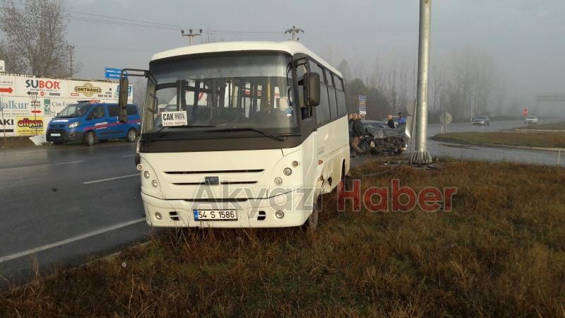 Akyazı Gişeleri Kavşağında Kaza 4 Yaralı