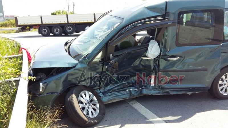 TEM Otoyolu Akyazı Gişelerinde Trafik Kazası