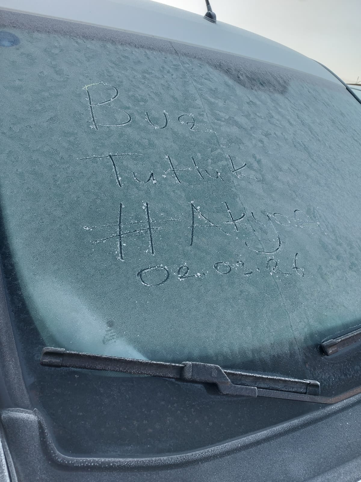 Akyazı güne böyle uyandı; Buz kesti