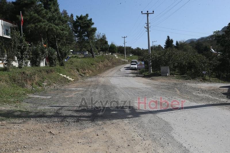 Akyazı Güzlek’te altyapı tamam sıra asfaltta