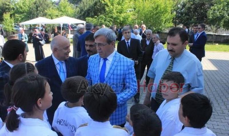 Akyazı Halk Eğitim Merkezi nden Muhteşem Yıl Sonu Sergisi 