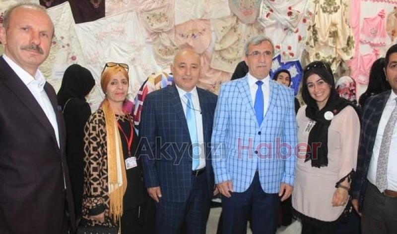 Akyazı Halk Eğitim Merkezi nden Muhteşem Yıl Sonu Sergisi 