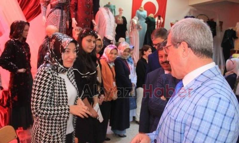 Akyazı Halk Eğitim Merkezi nden Muhteşem Yıl Sonu Sergisi 