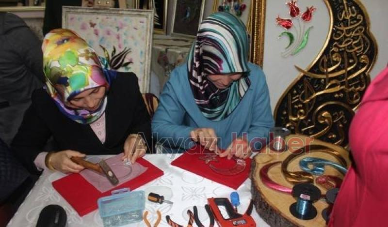 Akyazı Halk Eğitim Merkezi nden Muhteşem Yıl Sonu Sergisi 