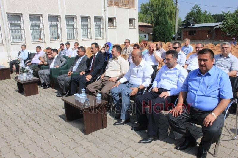 Akyazı Halk Eğitim Merkezi Yıl Sonu Sergisi Açıldı