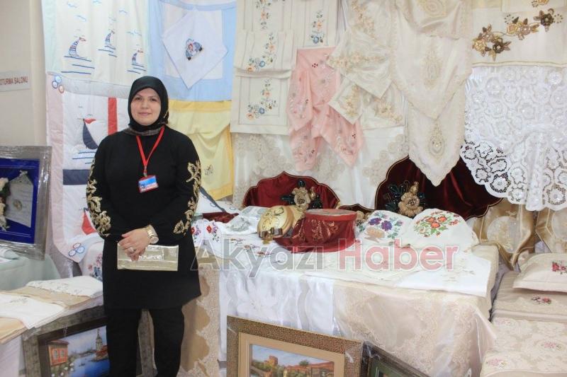 Akyazı Halk Eğitim Merkezi Yıl Sonu Sergisi Açıldı