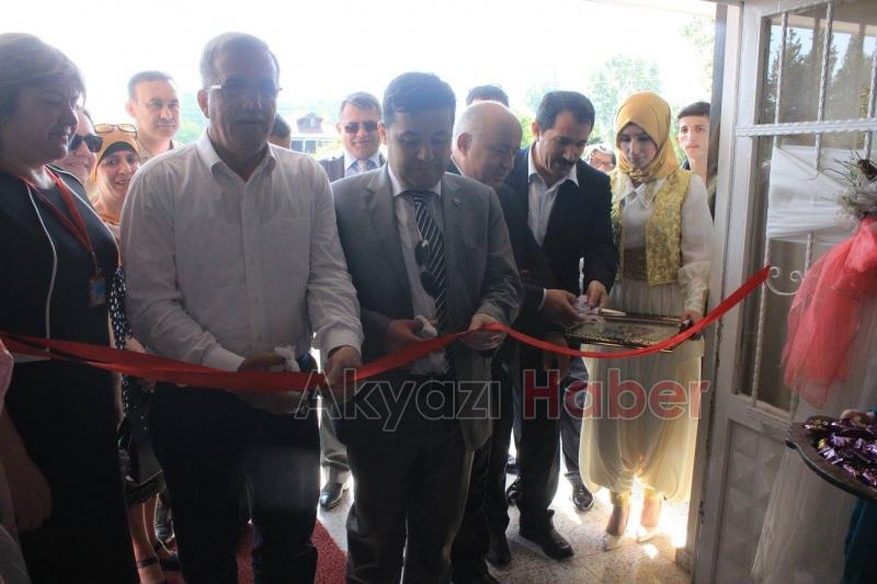 Akyazı Halk Eğitim Merkezi Yıl Sonu Sergisi Açıldı