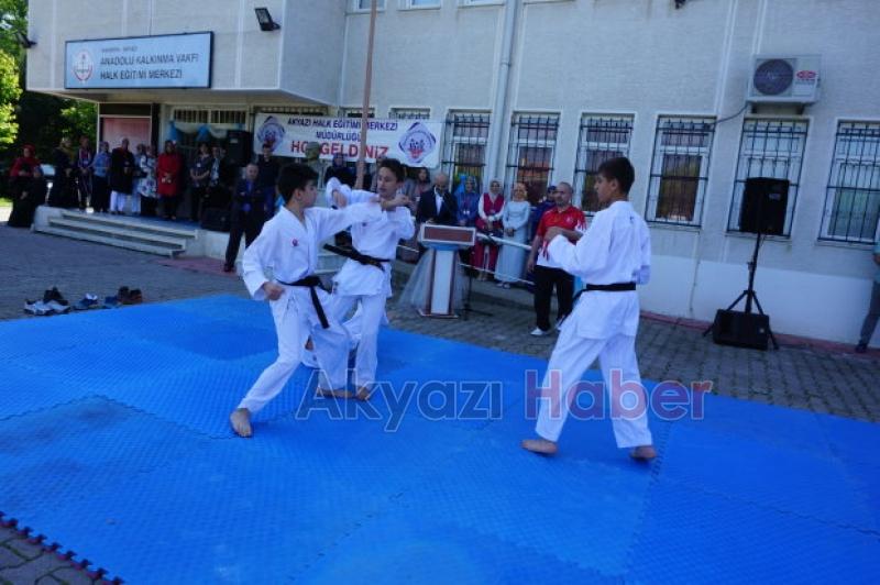 Akyazı Halk Eğitim Merkezi’nden Yıl Sonu Sergisi