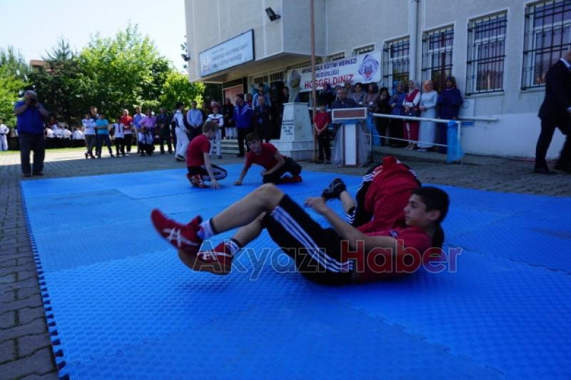 Akyazı Halk Eğitim Merkezi’nden Yıl Sonu Sergisi