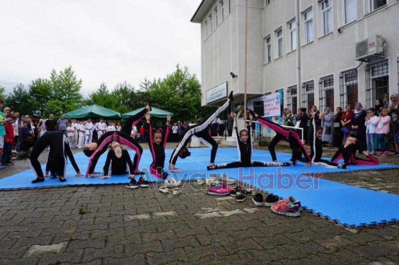 Akyazı Halk Eğitim Müdürlüğünde yıl sonu sergisi yapıldı