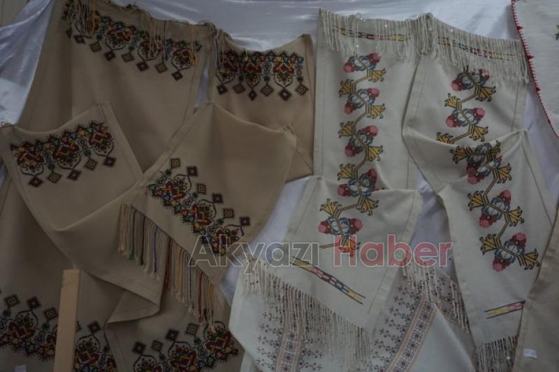 Akyazı Halk Eğitim Müdürlüğünde yıl sonu sergisi yapıldı