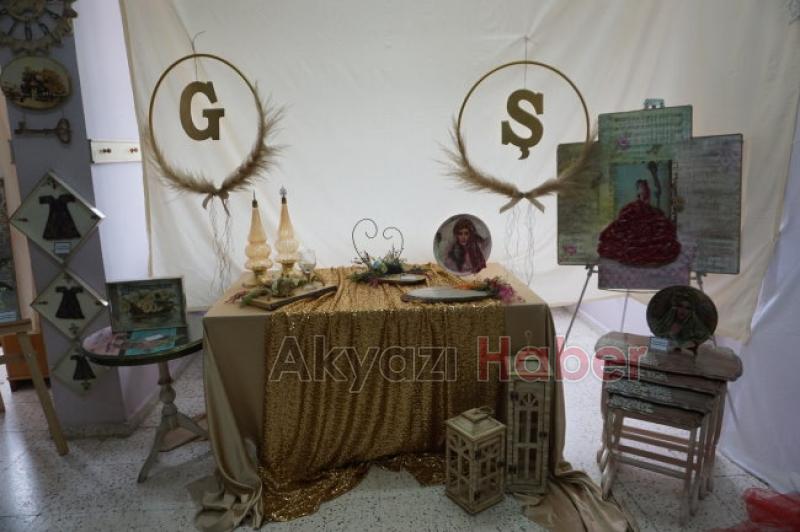 Akyazı Halk Eğitim Müdürlüğünde yıl sonu sergisi yapıldı