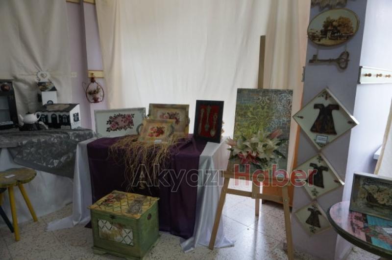 Akyazı Halk Eğitim Müdürlüğünde yıl sonu sergisi yapıldı