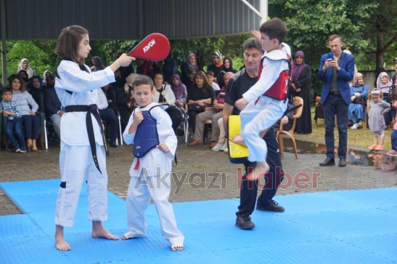 Akyazı Halk Eğitim Müdürlüğünde yıl sonu sergisi yapıldı