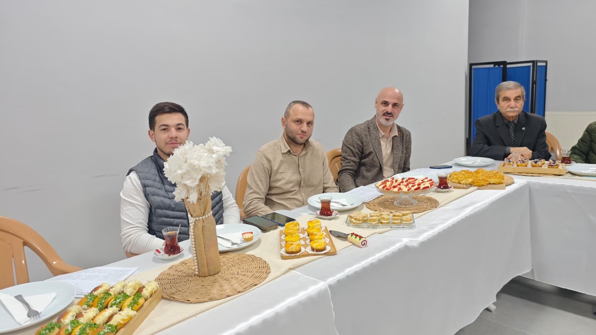 Akyazı Halk Eğitimi Merkezi İdaresi basınla buluştu