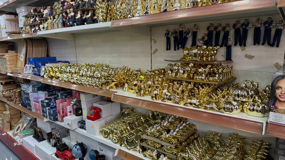 Akyazı Han AVM'de dev indirim devam ediyor. Son gün 30 Nisan Perşembe!